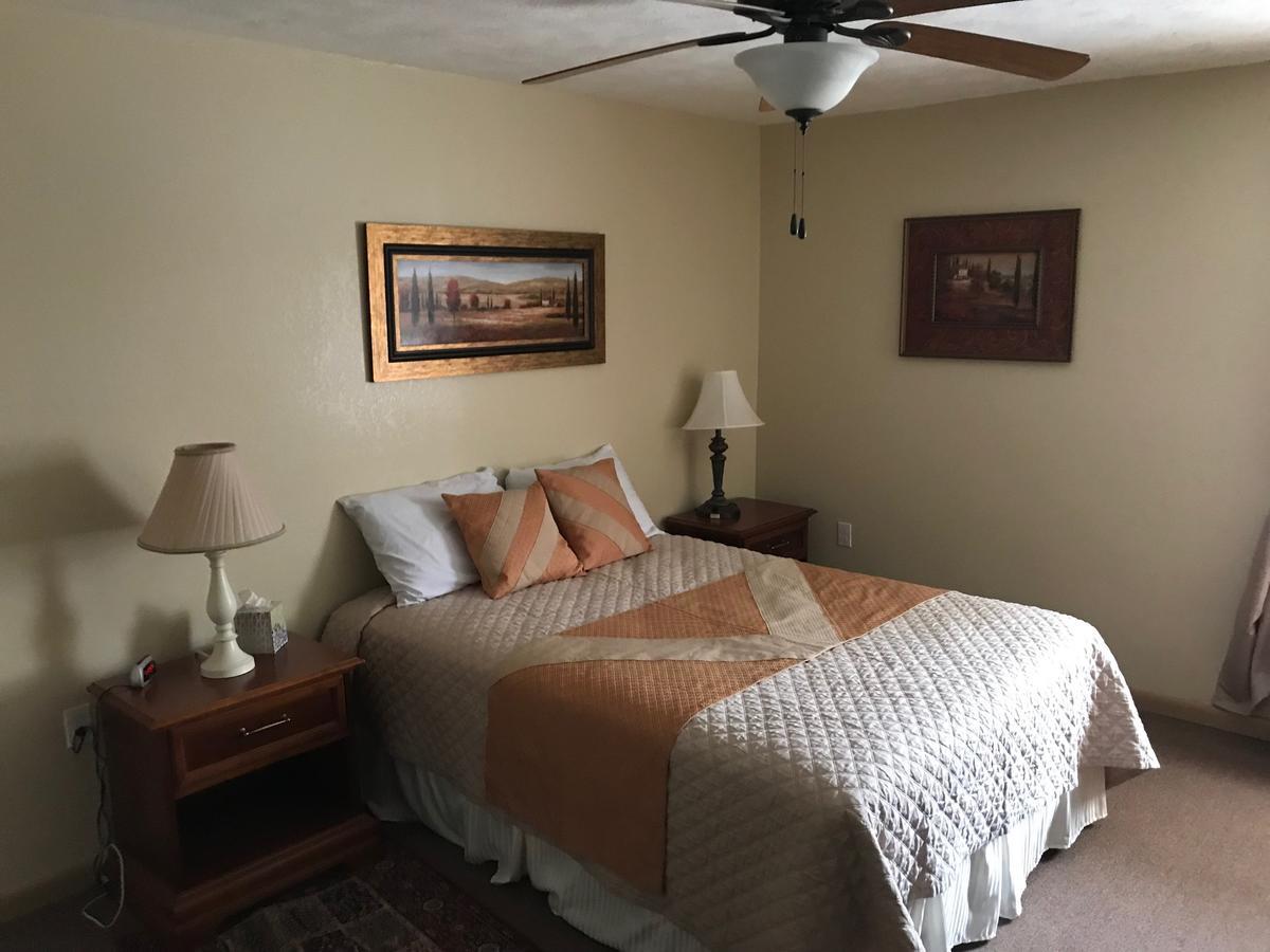 Kelinci Spa Bed & Breakfast Long Beach Exterior photo